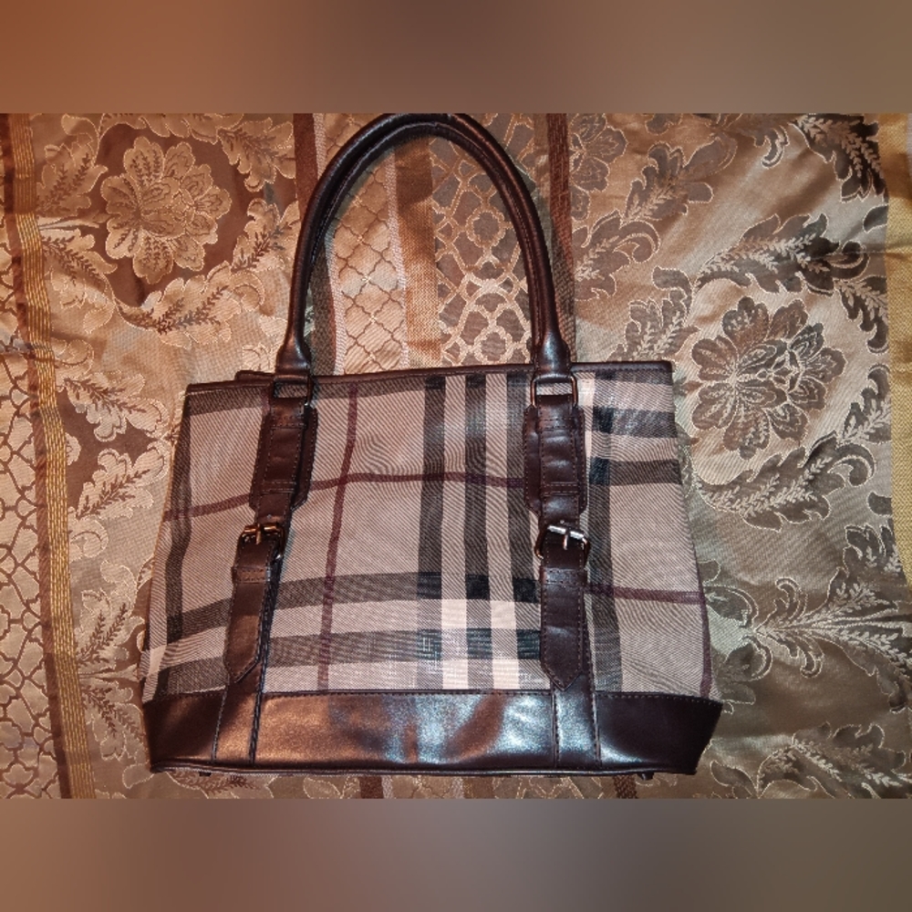BURBERRY BAG ๐ - Picture 2 of 16